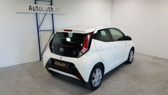 Toyota Aygo - 1.0vvti x-joy 51kW /Carplay/LM velgen/Camera - 1