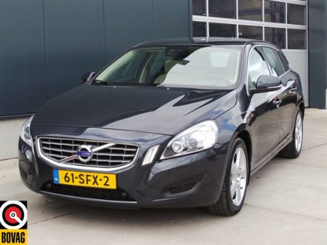 Volvo V60 - 1.6 T4 MOMENTUM - 1