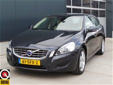 Volvo V60 - 1.6 T4 MOMENTUM