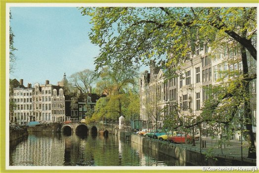 Amsterdam Oude gevels aan de Herengracht - 1