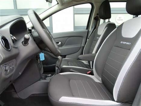 Dacia Logan MCV - TCe 90 Stepway * Demo voordeel * | Airco | Navigatie | Bleutooth | USB | Parkeerse - 1