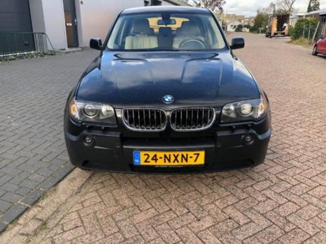 BMW X3 - 2.5i Executive - 1