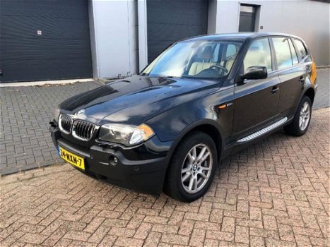 BMW X3 - 2.5i Executive - 1