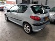 Peugeot 206 - 1.6-16V XS NAP/ SCHUIFDAK/ SPORTVELGEN/ O.H.BOEKJES - 1 - Thumbnail