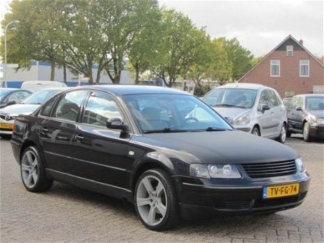 Volkswagen Passat - 2.8i V6 Syncro 4x4 142kW Clima Nwe APK - 1