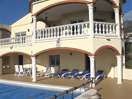 Villa v. 8 personen met zwembad op Mas Fumats in Rosas, Noord Spanje - 2