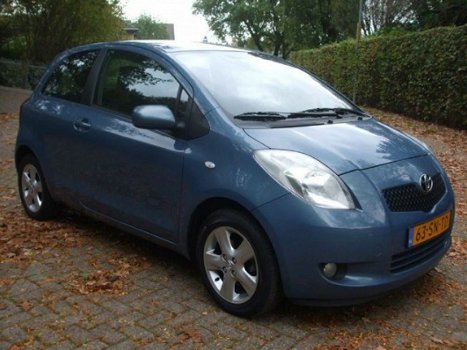 Toyota Yaris - 1.3 VVTi Luna 3 drs clima nwe koppeling nwe APK - 1