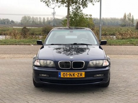 BMW 3-serie - 320i Executive - 1