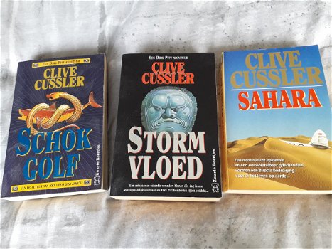 3 dikke pocket boeken Clive Cussler - 1
