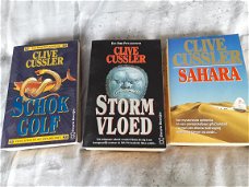 3 dikke pocket boeken Clive Cussler
