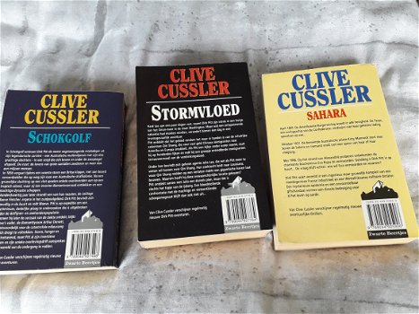 3 dikke pocket boeken Clive Cussler - 2