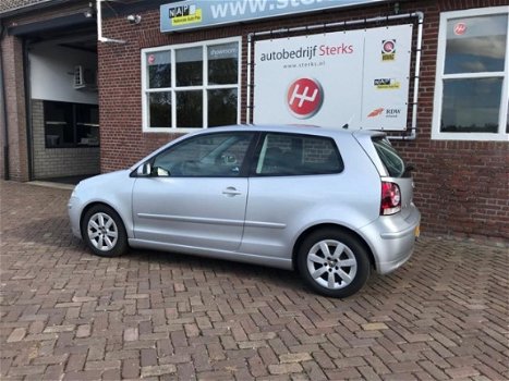 Volkswagen Polo - 1.4 TDI Comfortline BlueMotion - 1