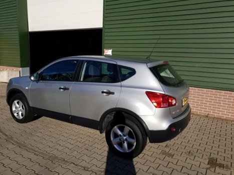 Nissan Qashqai - 1.6 Visia met een nieuwe APK - 1