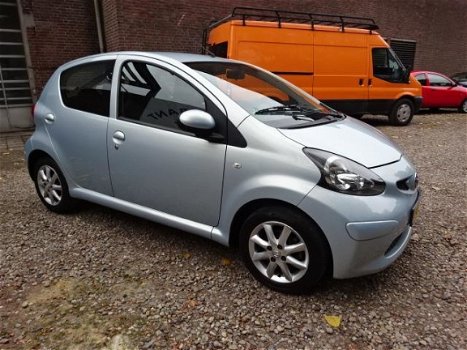 Toyota Aygo - 1.0-12V + 5 deurs - 1