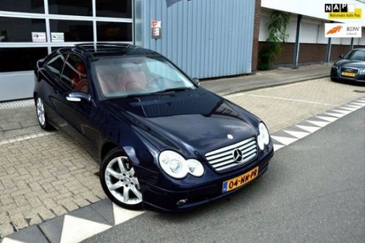 Mercedes-Benz C-klasse Sportcoupé - 200K. AUT LEER/PANORAMADAK - 1