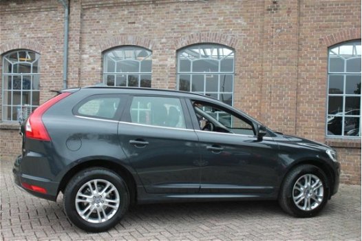 Volvo XC60 - 2.0 D3 FWD Momentum 2013 Nieuw Model 117.536KM Navi Leder ORG NL N.A.P - 1