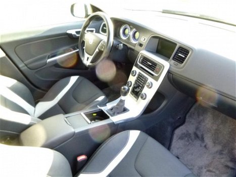 Volvo S60 - R-Design + Navigatie - 1