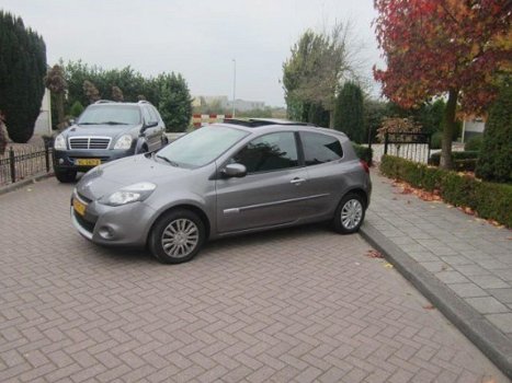 Renault Clio - 1.2 Collection airco schuifdak 87955 km nap - 1