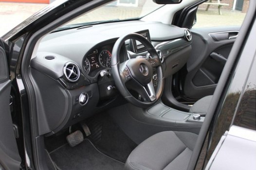 Mercedes-Benz B-klasse - B 200 Ambition AUTOMAAT, 156 PK, NAVIGATIE, AIRCO, CRUISE CONTROL, XENON, P - 1