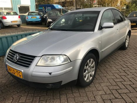 Volkswagen Passat - 1.9 TDI Sedan 74kW/101pk | Xenon - 1