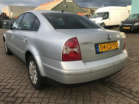 Volkswagen Passat - 1.9 TDI Sedan 74kW/101pk | Xenon - 1