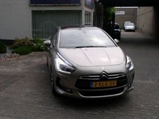 Citroën DS5 - DS 5/ 2.0 Hybrid4 Sport Chic/Airdream. /verwarmde en Massage stoelen/ MET NW DISTRIBUT