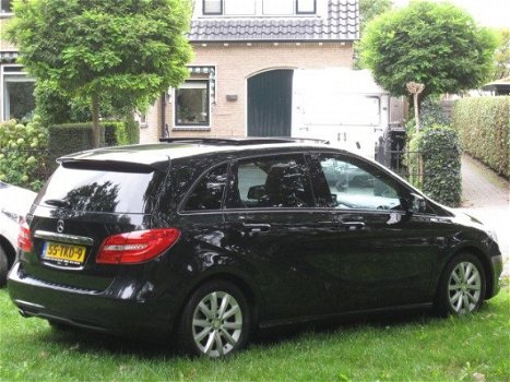 Mercedes-Benz B-klasse - 200 AMBITION AUTOMAAT, NAVIGATIE, ELEC. PANORAMADAK, LEER, STOELVERWARMING, - 1