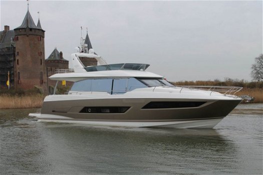 Prestige Yachts 680 flybridge - 5