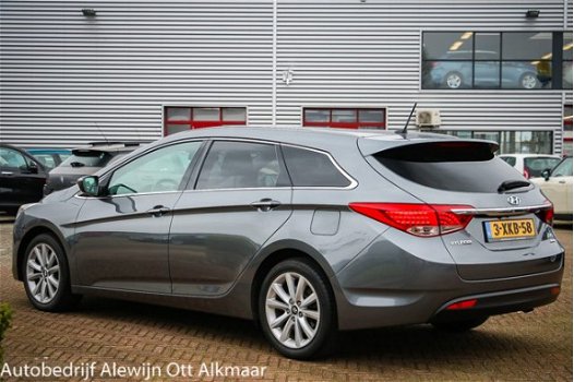 Hyundai i40 Wagon - 2.0 GDI 177Pk I-VISION , Navi, Keyless - 1