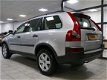 Volvo XC90 - 2.4 D5 AWD *199dkm* Youngtimer* Bijtellingsvriendelijk 7 Pers. Automaat/Leder - 1 - Thumbnail