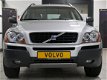 Volvo XC90 - 2.4 D5 AWD *199dkm* Youngtimer* Bijtellingsvriendelijk 7 Pers. Automaat/Leder - 1 - Thumbnail