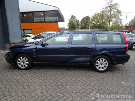 Volvo V70 - D5 Comfort Line - 1