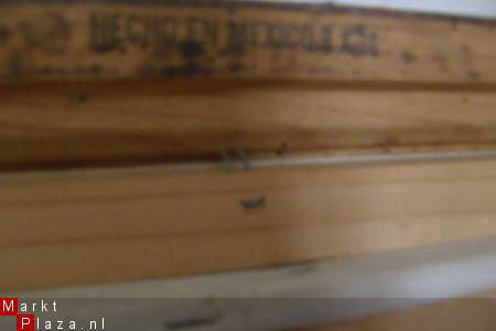 Gesigneerd schilderij in houten lijst. - Afbeelding 3