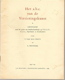 Borduurboekje Het abc van de versieringskunst 1e druk 1954