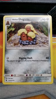 Alolan Dugtrio 123/214 Lost Thunder - 1