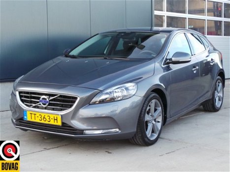 Volvo V40 - 1.6 T3 Momentum - 1