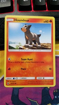 Houndour 45/214 Lost Thunder - 1