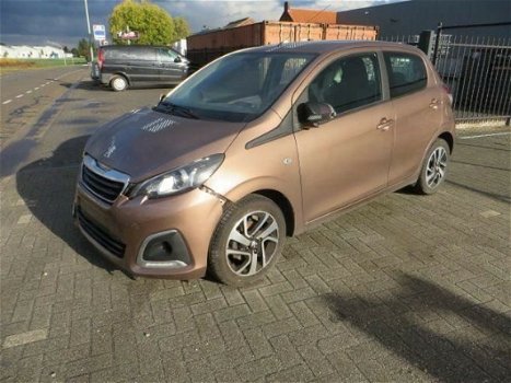 Peugeot 108 - 108 1.2/vti 5drs allure 60kw 82pk key/less start/stop bom voll het betref een schade a - 1