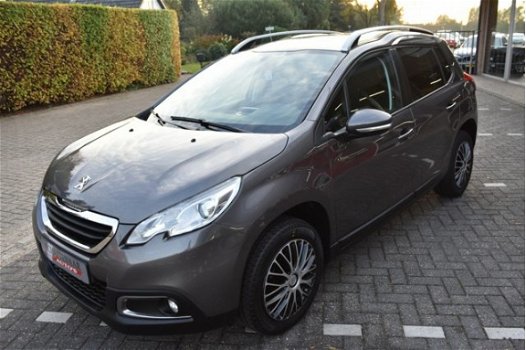 Peugeot 2008 - 1.2 VTi Active Automaat/Navigatie - 1