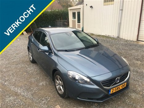 Volvo V40 - 1.6 T3 Momentum NAP XENON - 1