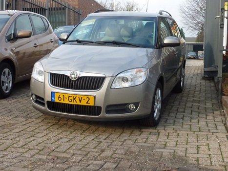 Skoda Fabia Combi - COMBI 1.4 16V ELEGANCE - 1