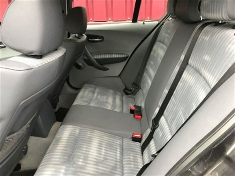 BMW 1-serie - 118d executive// 5-Deurs // Airco // Sportstoelen - 1