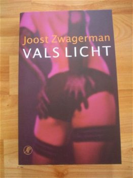 Vals licht door Joost Zwagerman - 1