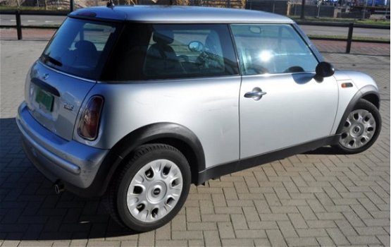 Mini Mini One - 1.6 slechts 79dkm, boekje aanwezig, Zwitser, bijtel vriendelijk - 1