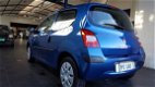 Renault Twingo - 1.2 AUTHENTIQUE Leuke auto 1 eigenaar gehad - 1 - Thumbnail