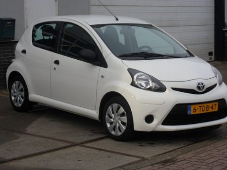 Toyota Aygo - 1.0 VVT-i 5D Now met airco - 1