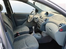 Toyota Yaris - 1.3-16V VVT-i Sol