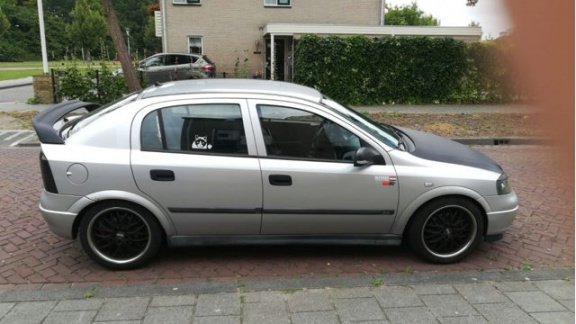 Opel Astra - 1.8-16V Sport - 1
