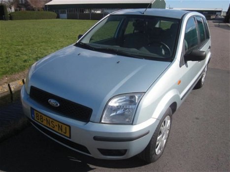 Ford Fusion - 1.6-16V Trend - 1