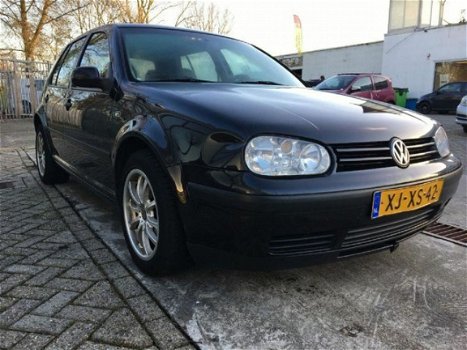 Volkswagen Golf - 1.6 Trendline - 1